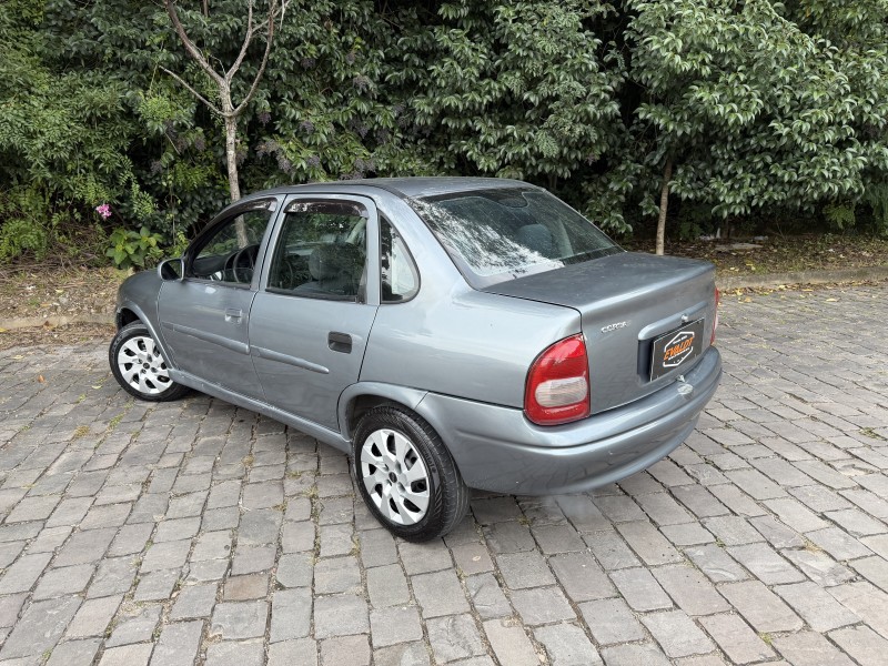 CORSA 1.6 MPFI GLS SEDAN 8V GASOLINA 4P MANUAL - 2001 - CAXIAS DO SUL