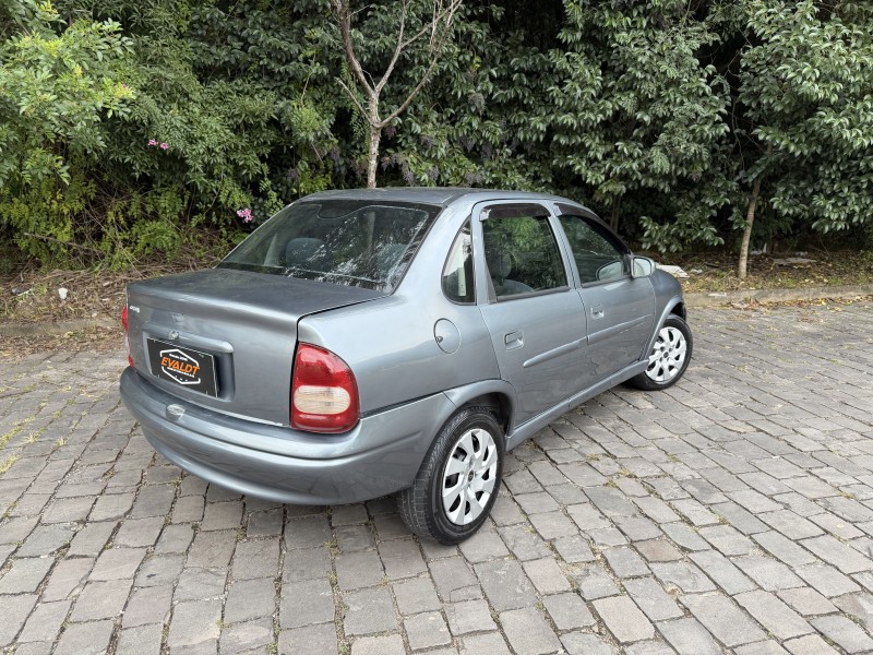 CORSA 1.6 MPFI GLS SEDAN 8V GASOLINA 4P MANUAL - 2001 - CAXIAS DO SUL