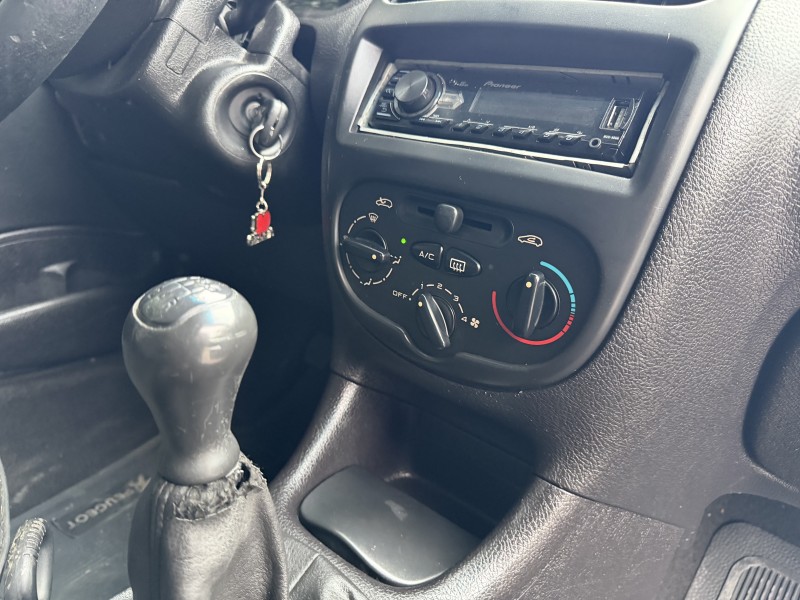 206 1.4 PRESENCE 8V FLEX 4P MANUAL - 2004 - CAXIAS DO SUL