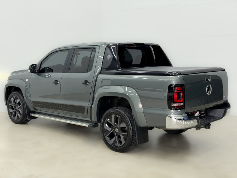 AMAROK 3.0 V6 EXTREME CD DIESEL 4X4 AT 4P AUTOMÁTICO - 2025 - CAXIAS DO SUL
