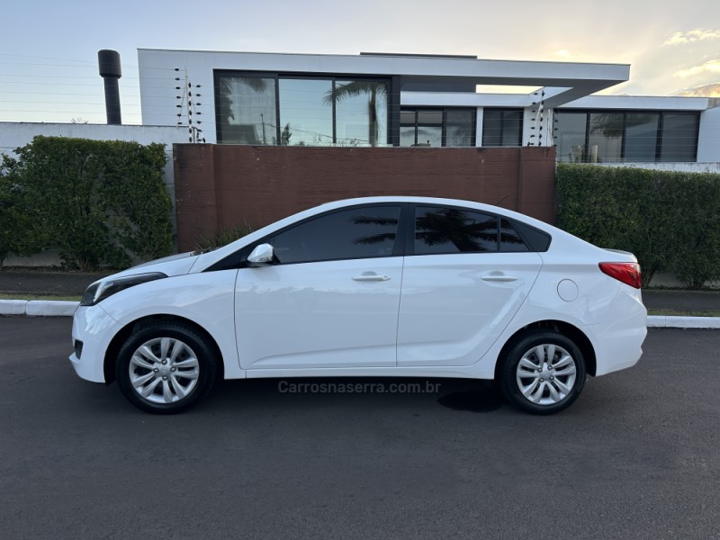 HB20S 1.0 COMFORT PLUS 12V FLEX 4P MANUAL - 2017 - SãO LEOPOLDO