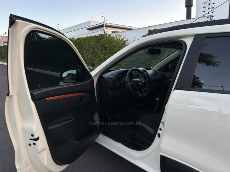 KWID 1.0 12V OUTSIDER FLEX 4P MANUAL - 2022 - SãO LEOPOLDO