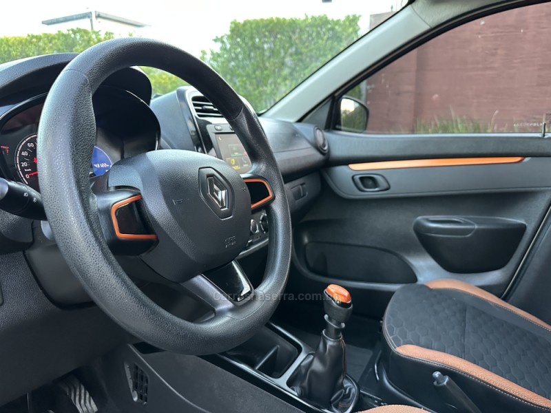 KWID 1.0 12V OUTSIDER FLEX 4P MANUAL - 2022 - SãO LEOPOLDO