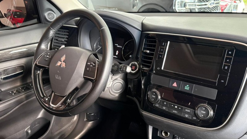 OUTLANDER 2.0 COMFORT 16V GASOLINA 4P AUTOMÁTICO - 2018 - NOVA PETRóPOLIS
