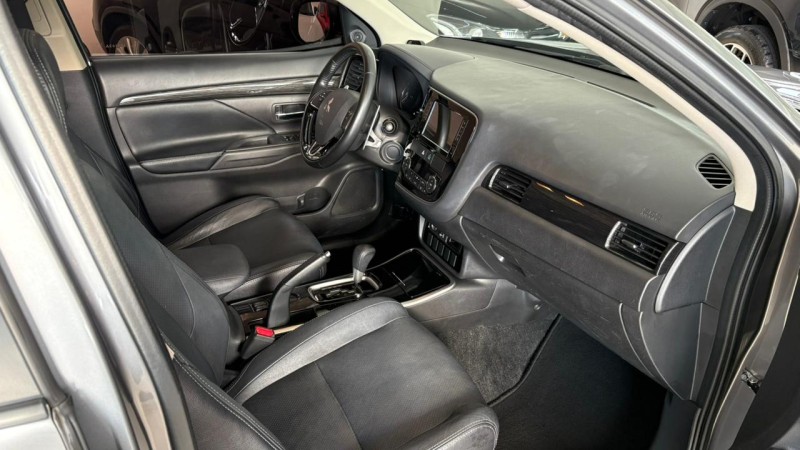 OUTLANDER 2.0 COMFORT 16V GASOLINA 4P AUTOMÁTICO - 2018 - NOVA PETRóPOLIS