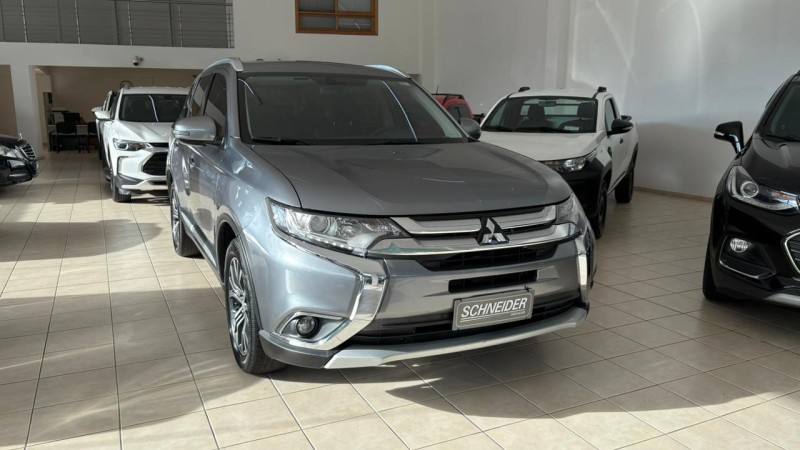 outlander 2.0 comfort 16v gasolina 4p automatico 2018 nova petropolis