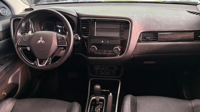 OUTLANDER 2.0 COMFORT 16V GASOLINA 4P AUTOMÁTICO - 2018 - NOVA PETRóPOLIS