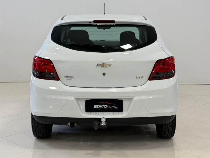 ONIX 1.4 MPFI LTZ 8V FLEX 4P AUTOMÁTICO - 2015 - BENTO GONçALVES