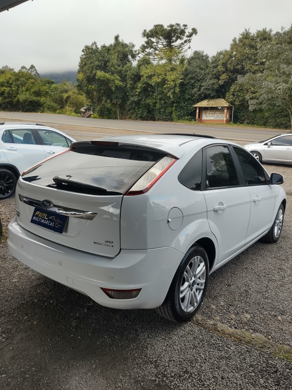 FOCUS 2.0 GHIA 16V FLEX 4P AUTOMÁTICO - 2011 - VALE REAL