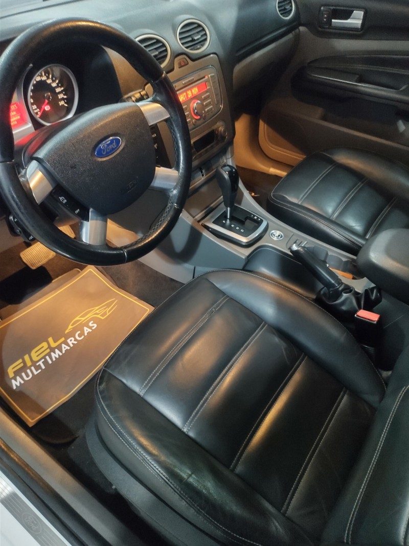 FOCUS 2.0 GHIA 16V FLEX 4P AUTOMÁTICO - 2011 - VALE REAL