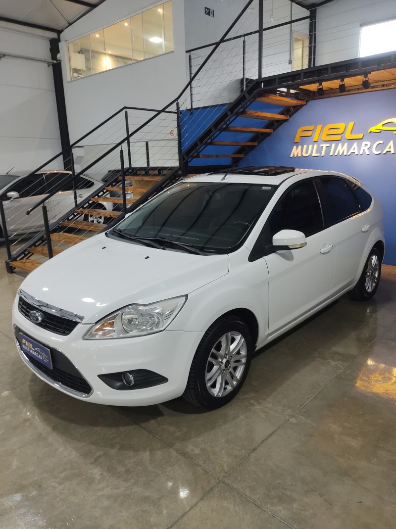focus 2.0 ghia 16v flex 4p automatico 2011 vale real