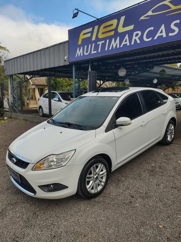 focus 2.0 ghia 16v flex 4p automatico 2011 vale real