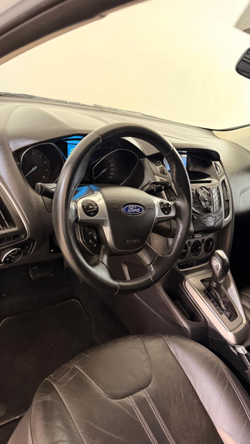 FOCUS 1.6 SE HATCH 16V FLEX 4P AUTOMÁTICO - 2015 - CAXIAS DO SUL