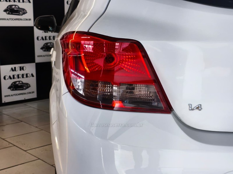 ONIX 1.4 MPFI LTZ 8V FLEX 4P MANUAL - 2016 - NOVO HAMBURGO