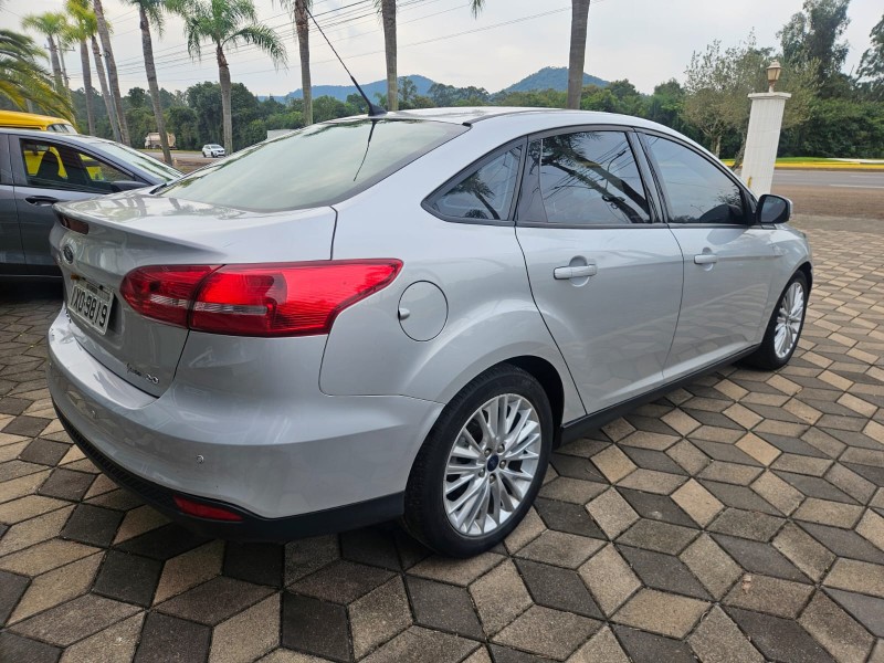 FOCUS 2.0 SE FASTBACK 16V FLEX 4P AUTOMÁTICO - 2017 - BOM PRINCíPIO
