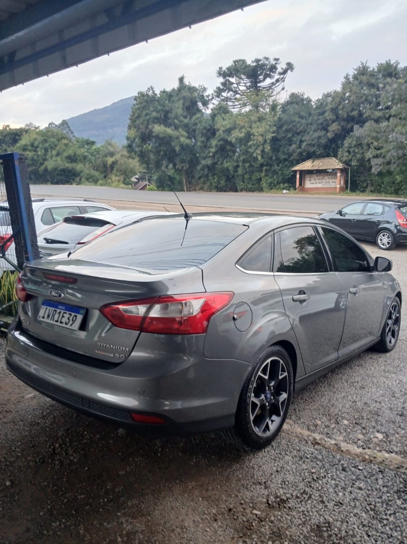FOCUS 2.0 TITANIUM 16V FLEX 4P AUTOMÁTICO - 2015 - VALE REAL