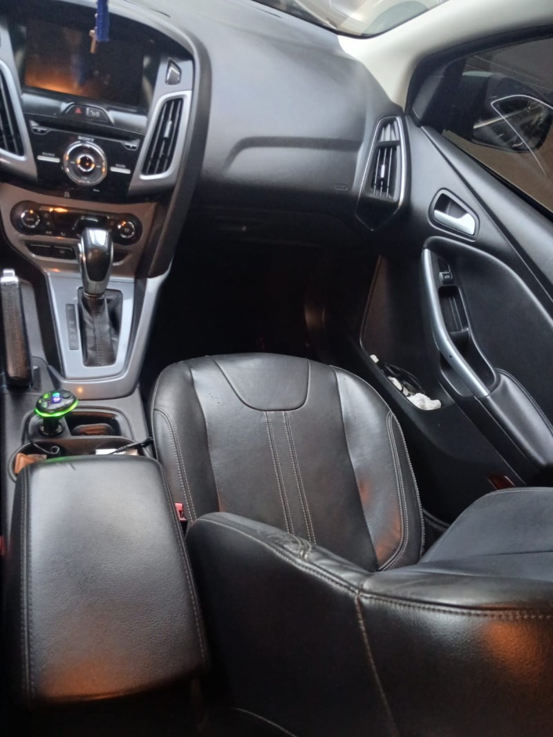 FOCUS 2.0 TITANIUM 16V FLEX 4P AUTOMÁTICO - 2015 - VALE REAL