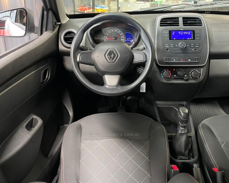 KWID 1.0 12V SCE FLEX ZEN MANUAL - 2018 - VACARIA