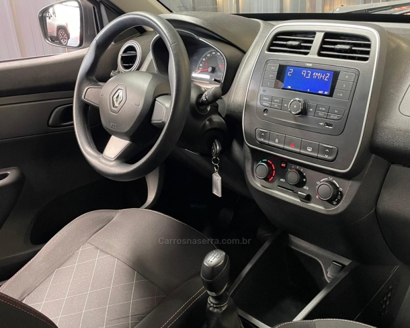 KWID 1.0 12V SCE FLEX ZEN MANUAL - 2018 - VACARIA