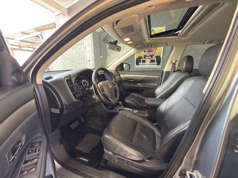 OUTLANDER 3.0 GT 4X4 V6 24V GASOLINA 4P AUTOMÁTICO - 2015 - FARROUPILHA
