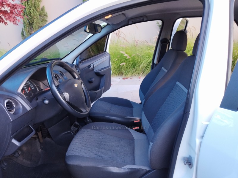 CELTA 1.0 MPFI LT 8V FLEX 4P MANUAL - 2014 - FARROUPILHA