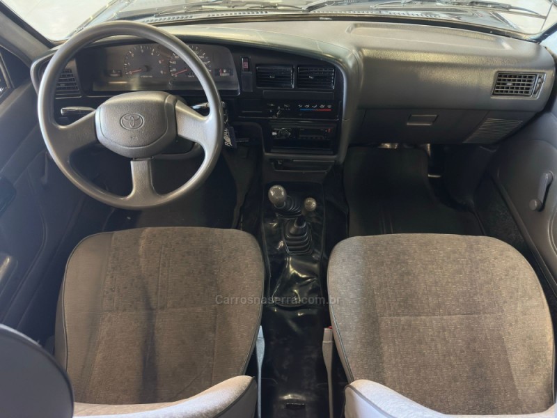 HILUX 3.0 4X4 8V DIESEL 4P MANUAL - 2005 - SAPIRANGA