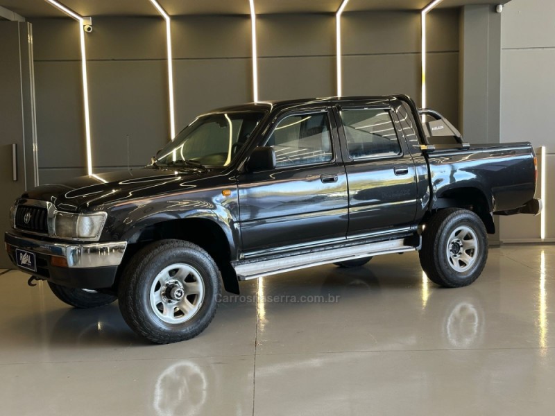 hilux 3.0 4x4 8v diesel 4p manual 2005 sapiranga