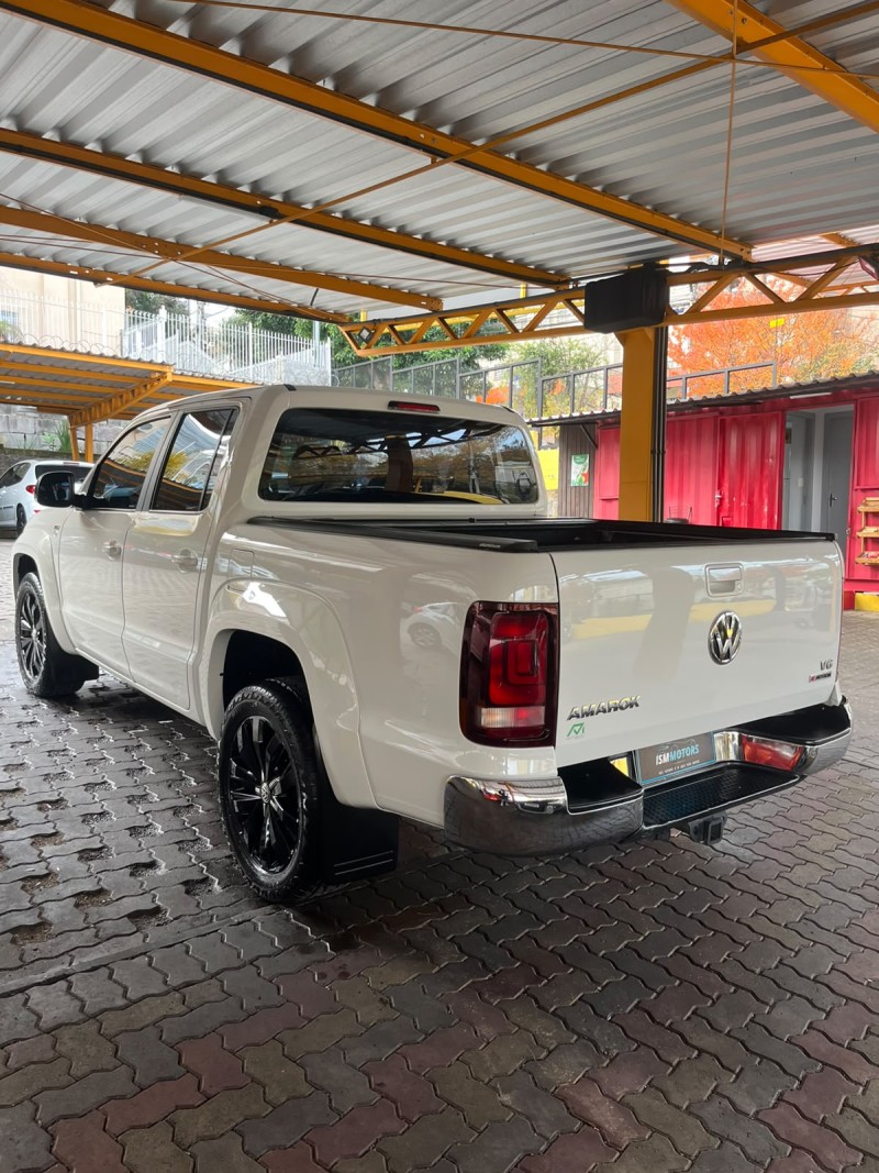 AMAROK 3.0 V6 TDI HIGHLINE CD DIESEL 4MOTION AUTOMÁTICO - 2022 - CAXIAS DO SUL