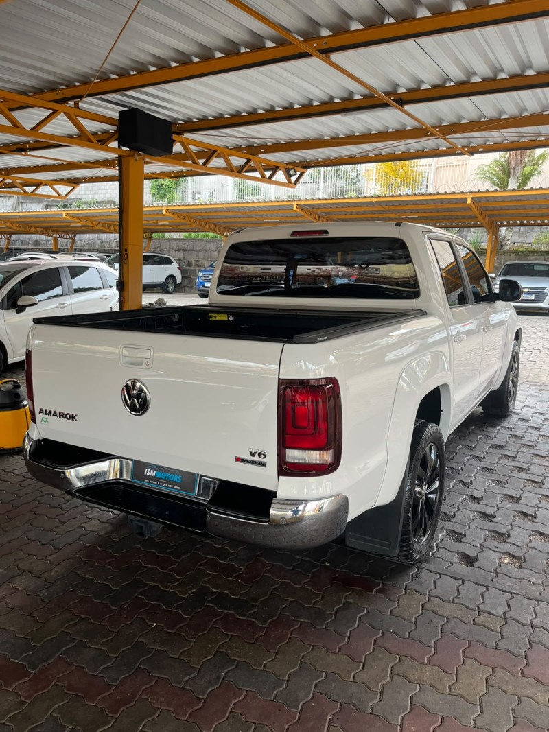 AMAROK 3.0 V6 TDI HIGHLINE CD DIESEL 4MOTION AUTOMÁTICO - 2022 - CAXIAS DO SUL