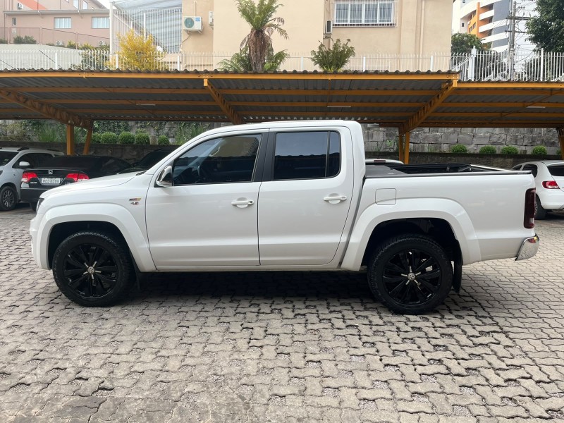 AMAROK 3.0 V6 TDI HIGHLINE CD DIESEL 4MOTION AUTOMÁTICO - 2022 - CAXIAS DO SUL