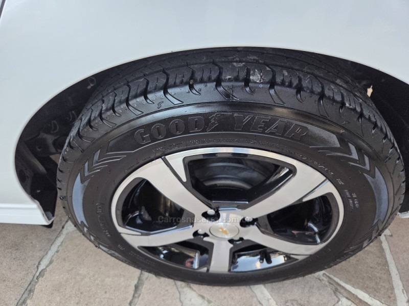 PRISMA 1.4 MPFI LT 8V FLEX 4P MANUAL - 2017 - PICADA CAFé