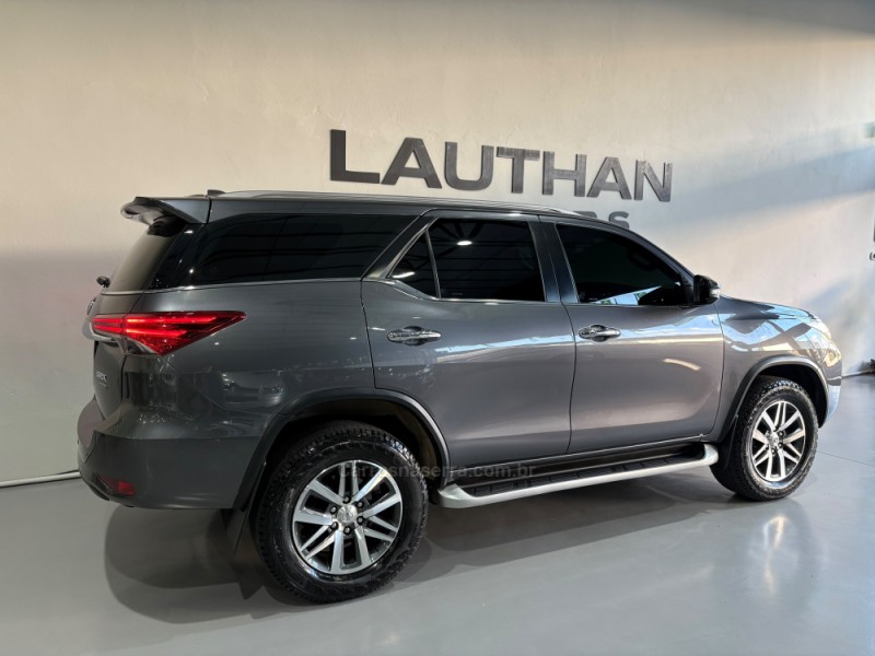 HILUX SW4 2.8 SRX 4X4 7 LUGARES 16V TURBO INTERCOOLER DIESEL 4P AUTOMÁTICO - 2019 - NOVO HAMBURGO