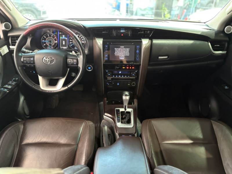 HILUX SW4 2.8 SRX 4X4 7 LUGARES 16V TURBO INTERCOOLER DIESEL 4P AUTOMÁTICO - 2019 - NOVO HAMBURGO