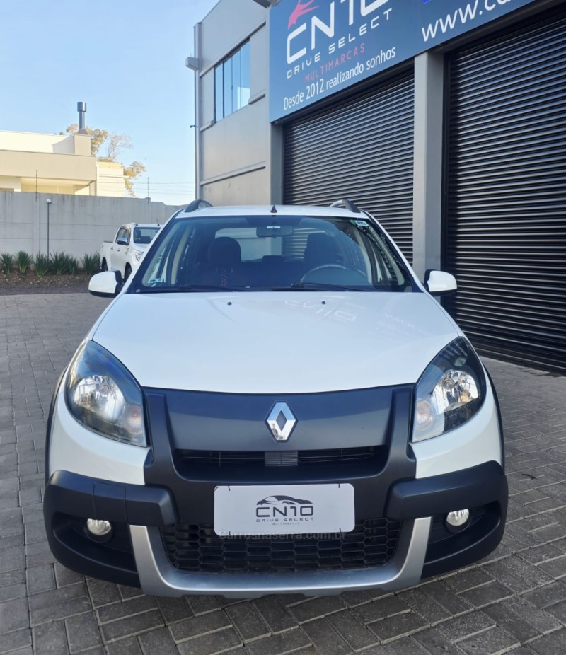 SANDERO 1.6 STEPWAY 16V DYNAMIQUE FLEX 4P MANUAL - 2013 - LAJEADO