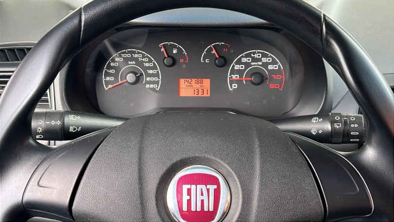 PUNTO 1.4 ATTRACTIVE 8V FLEX 4P MANUAL - 2011 - BENTO GONçALVES