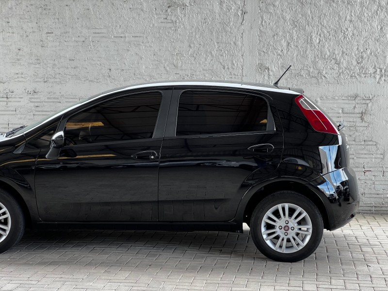 PUNTO 1.4 ATTRACTIVE 8V FLEX 4P MANUAL - 2011 - BENTO GONçALVES