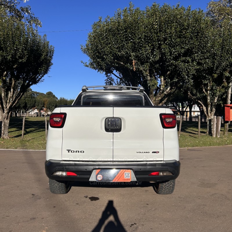 TORO 2.0 16V TURBO DIESEL VOLCANO AT9 4X4 AUTOMÁTICO - 2021 - VACARIA