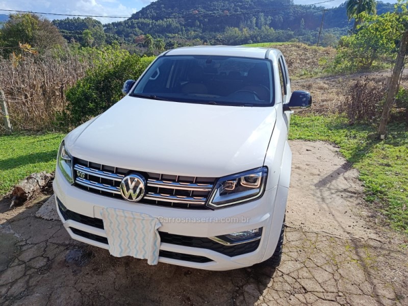 AMAROK 3.0 V6 TDI HIGHLINE CD DIESEL 4MOTION AUTOMÁTICO - 2024 - CAXIAS DO SUL