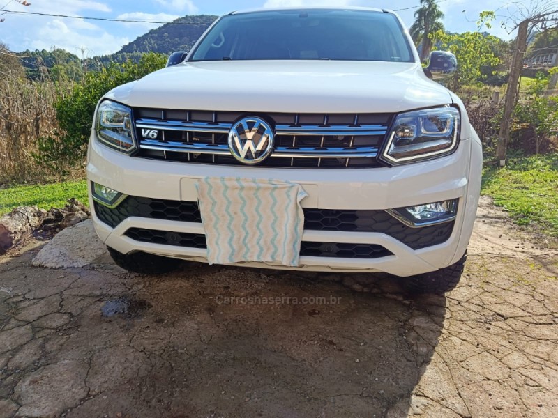 AMAROK 3.0 V6 TDI HIGHLINE CD DIESEL 4MOTION AUTOMÁTICO - 2024 - CAXIAS DO SUL