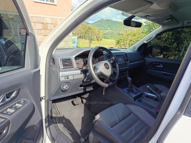 AMAROK 3.0 V6 TDI HIGHLINE CD DIESEL 4MOTION AUTOMÁTICO - 2024 - CAXIAS DO SUL