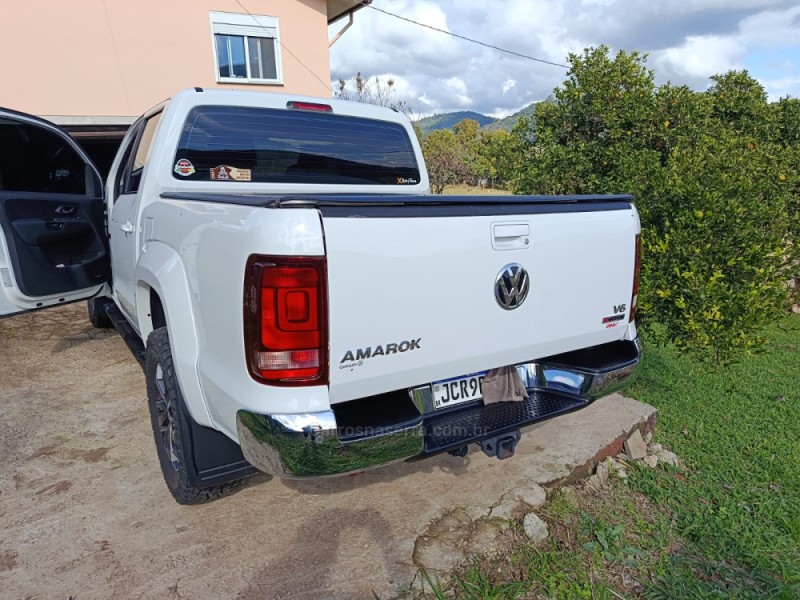 AMAROK 3.0 V6 TDI HIGHLINE CD DIESEL 4MOTION AUTOMÁTICO - 2024 - CAXIAS DO SUL