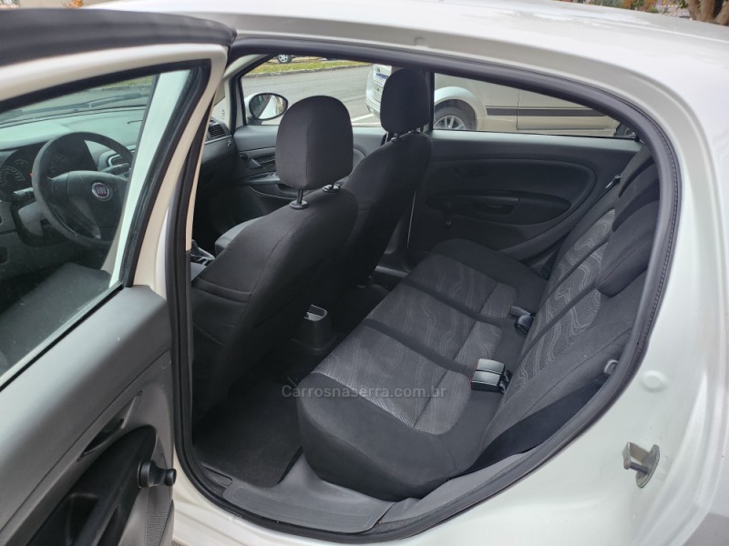 PUNTO 1.4 ATTRACTIVE 8V FLEX 4P MANUAL - 2012 - VERANóPOLIS