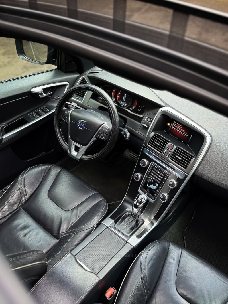 XC60 2.0 T5 R DESIGN TURBO GASOLINA 4P AUTOMÁTICO - 2016 - CANOAS