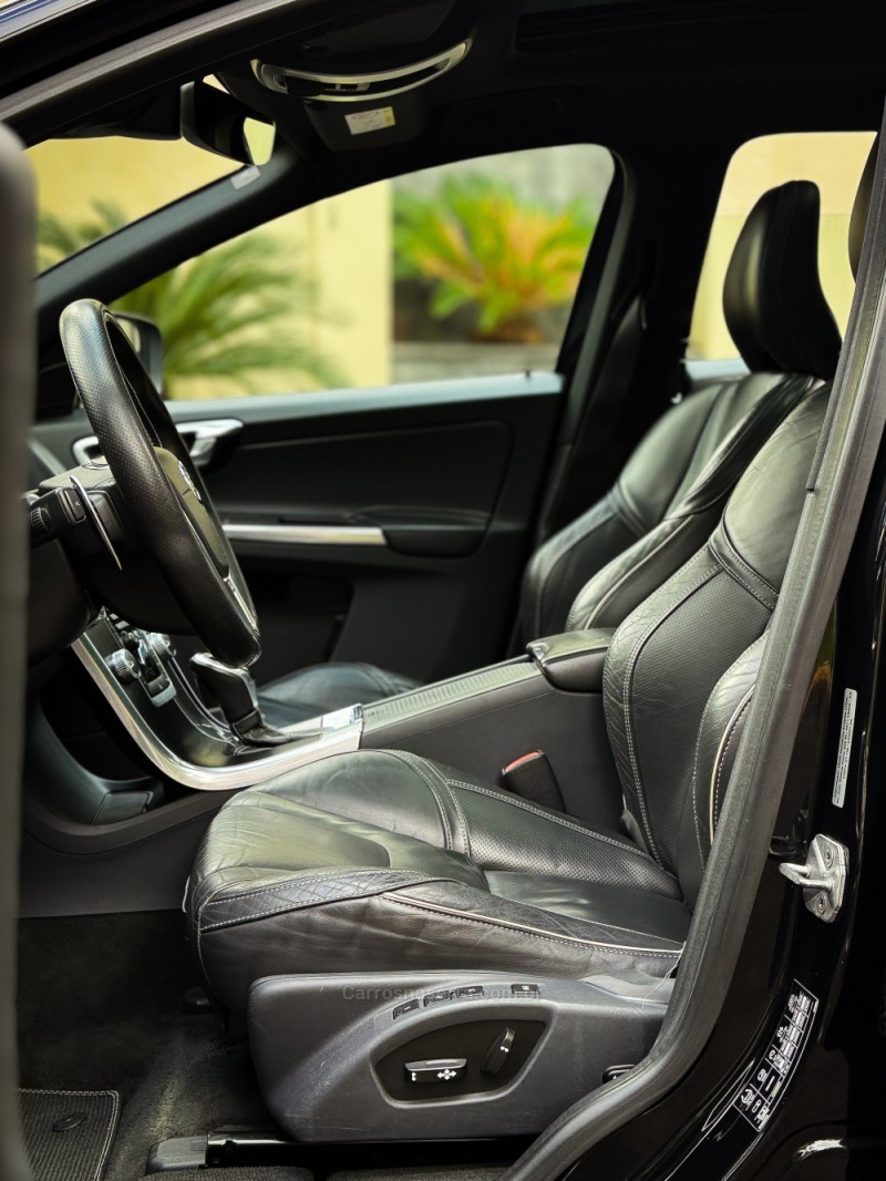 XC60 2.0 T5 R DESIGN TURBO GASOLINA 4P AUTOMÁTICO - 2016 - CANOAS
