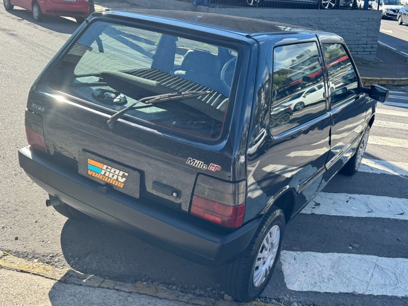 UNO 1.0 IE MILLE EP 8V GASOLINA 4P MANUAL - 1996 - CAXIAS DO SUL