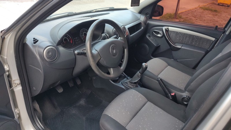LOGAN 1.6 EXPRESSION 8V HI-FLEX 4P MANUAL - 2012 - CAXIAS DO SUL