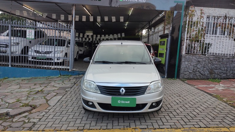 LOGAN 1.6 EXPRESSION 8V HI-FLEX 4P MANUAL - 2012 - CAXIAS DO SUL