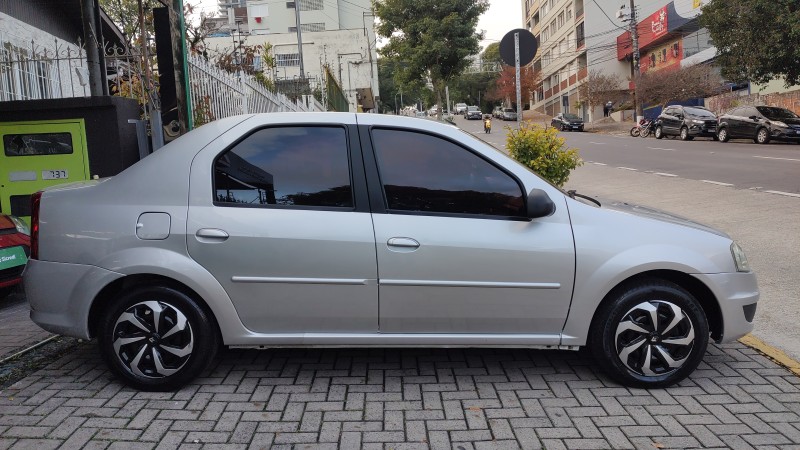 LOGAN 1.6 EXPRESSION 8V HI-FLEX 4P MANUAL - 2012 - CAXIAS DO SUL