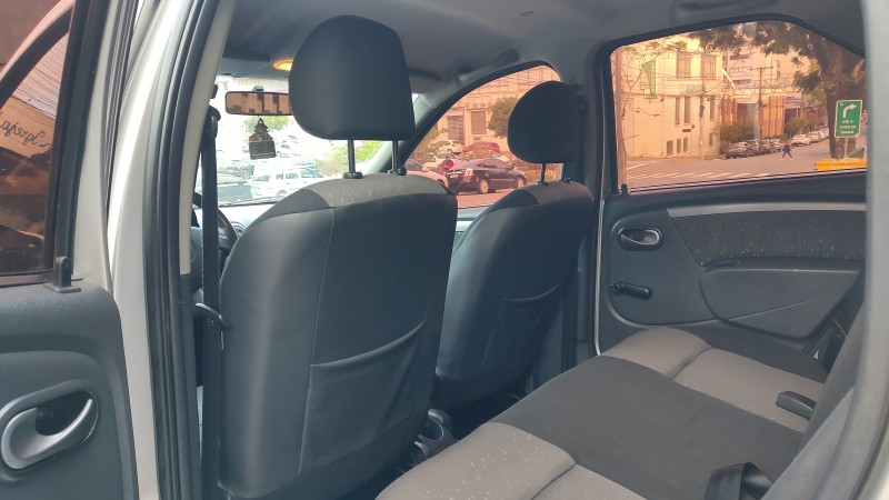 LOGAN 1.6 EXPRESSION 8V HI-FLEX 4P MANUAL - 2012 - CAXIAS DO SUL