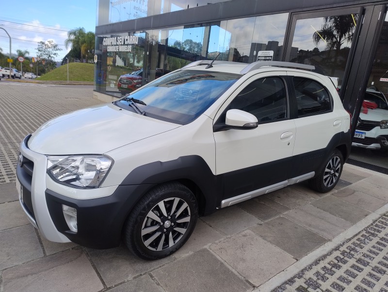 etios cross 1.5 16v flex 4p automatico 2018 caxias do sul